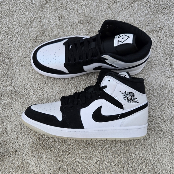 Jordan 1 MID - Picture 1 of 10